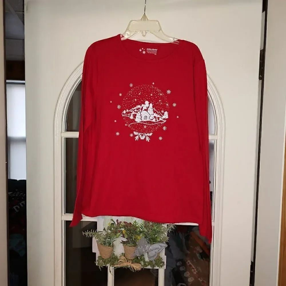 New Holiday Editions Red Christmas Long sleeved Top Size Women's Small